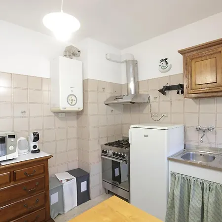 De Chi E De La * Σέστρι Λεβάντε