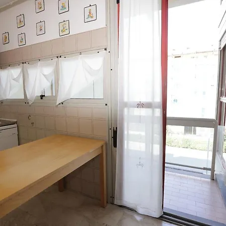 De Chi E De La Σέστρι Λεβάντε