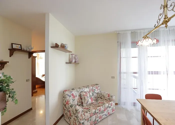 아파트 De Chi E De La *