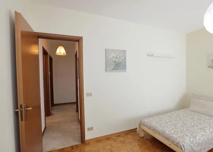 De Chi E De La * Sestri Levante