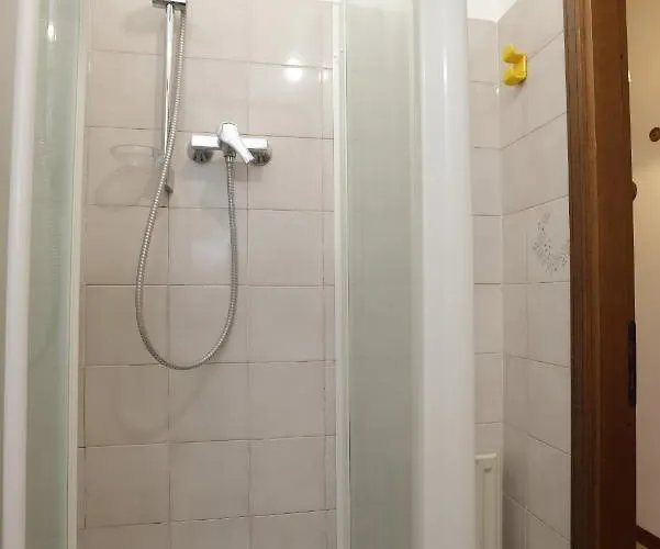 De Chi E De La Sestri Levante