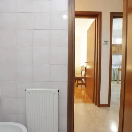 Apartment De Chi E De La